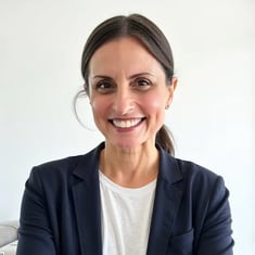 Laura U Headshot